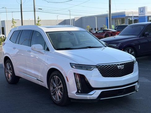 Used 2023 Cadillac XT6 Premium Luxury w/ Technology Package FWD image 26