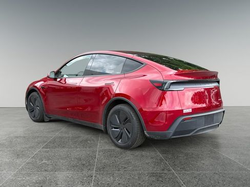 Used 2026 Tesla Model Y Long Range AWD/4WD image 3