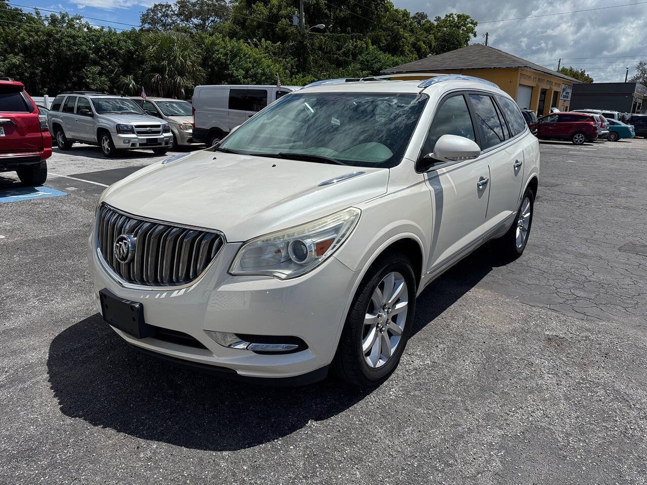 Used 2015 Buick Enclave Premium w/ Trailering Package FWD image 4
