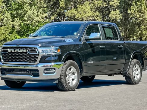 Used 2025 RAM 1500 Big Horn AWD/4WD image 9