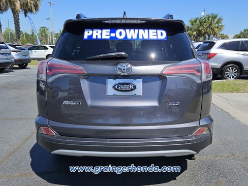 Used 2017 Toyota RAV4 XLE image 4