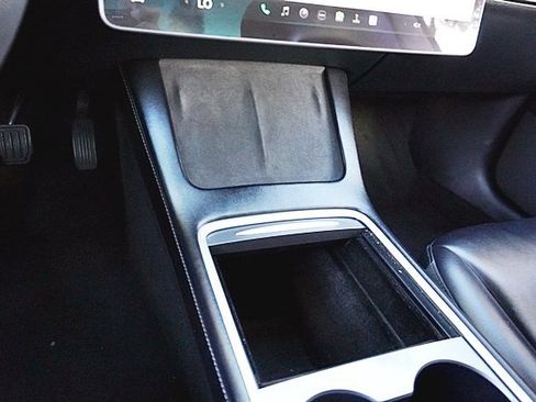 Used 2022 Tesla Model 3 Long Range image 32