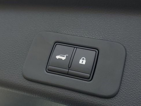 New 2025 Nissan Murano SV image 9