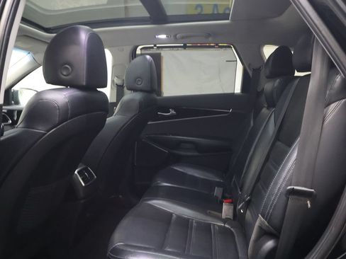 Used 2019 Kia Sorento SX w/ SX Touring Package FWD image 15