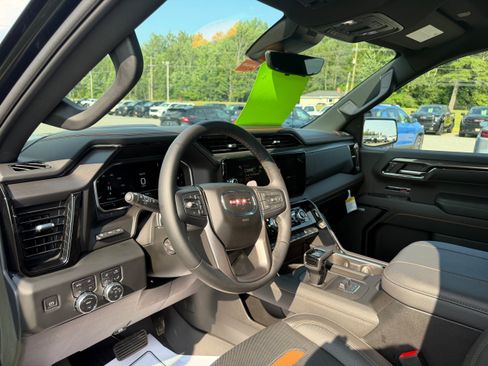 Used 2023 GMC Sierra 1500 AT4 w/ Technology Package AWD/4WD image 11
