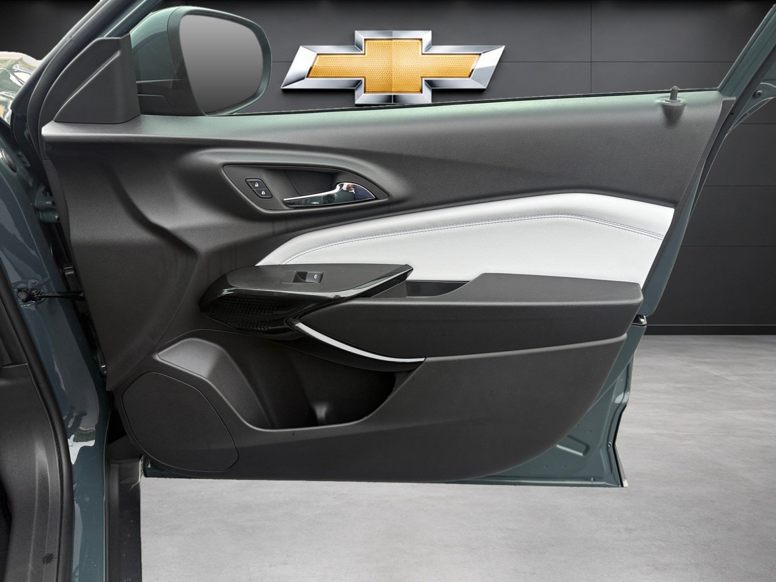 New 2026 Chevrolet Trax LT w/ LT Convenience Package FWD image 14
