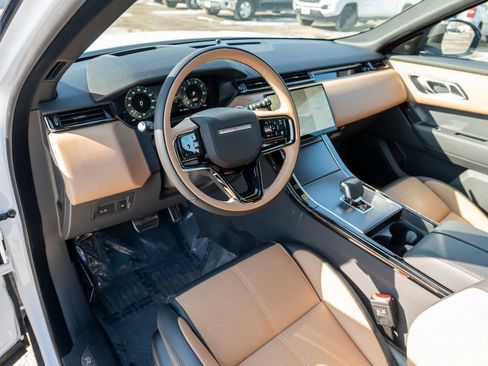 New 2025 Land Rover Range Rover Velar Dynamic HSE image 11