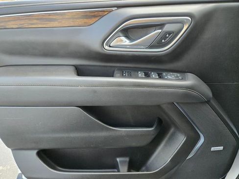 Used 2023 Chevrolet Suburban Premier AWD/4WD image 33