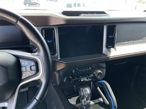 Used 2023 Ford Bronco Outer Banks AWD/4WD image 18