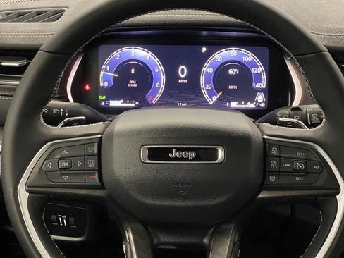 New 2025 Jeep Grand Cherokee Limited w/ Luxury Tech Group II image 17