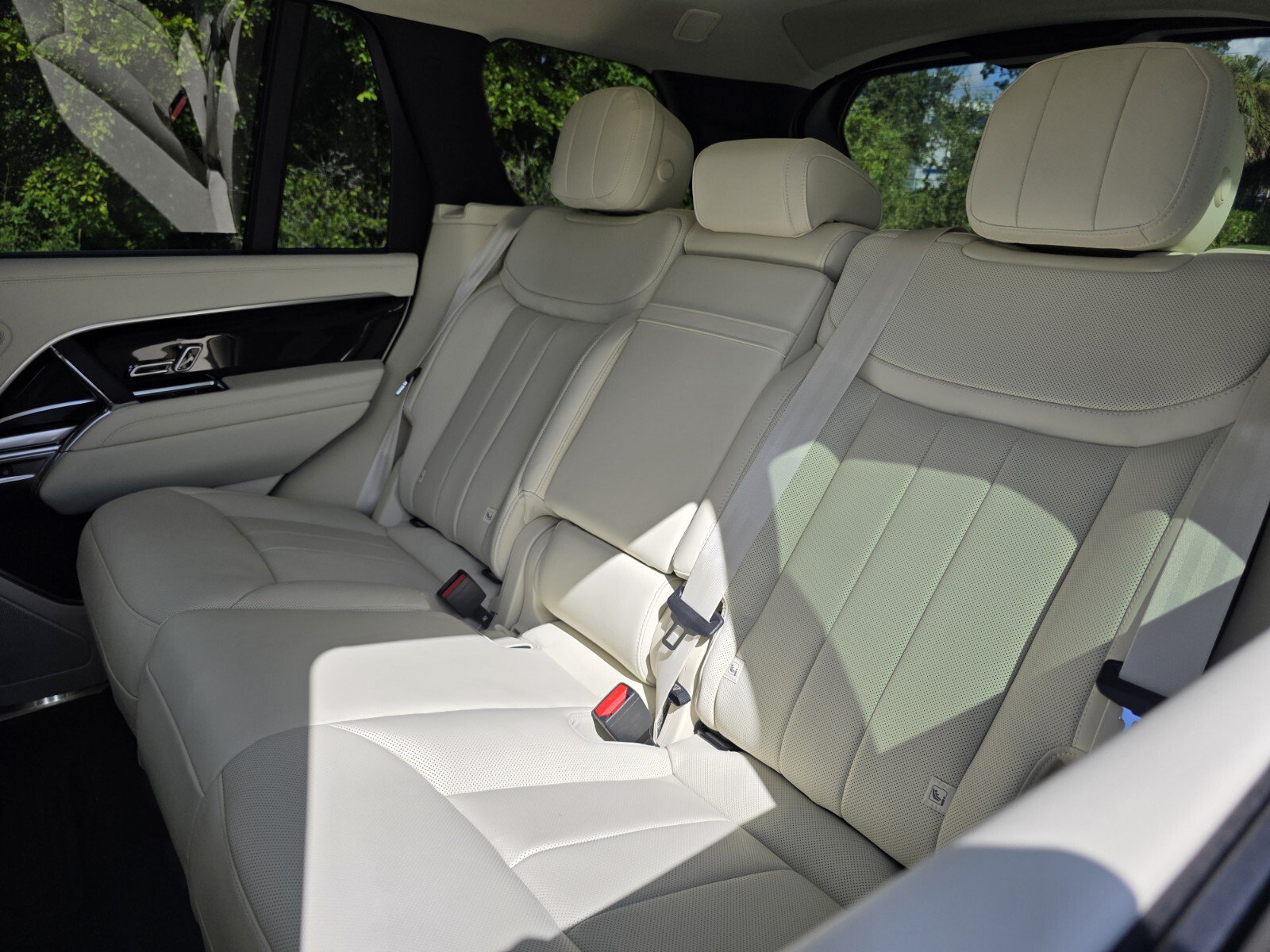 New 2026 Land Rover Range Rover SE AWD/4WD image 13