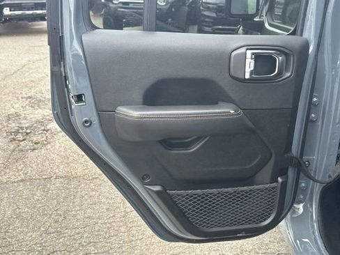 Used 2025 Jeep Wrangler Unlimited Sahara w/ Safety Group image 20