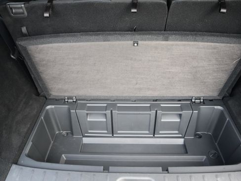 Used 2025 Nissan Pathfinder S image 39