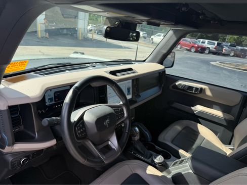 Used 2023 Ford Bronco Wildtrak AWD/4WD image 3