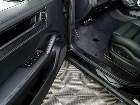 New 2026 Porsche Cayenne GTS image 8