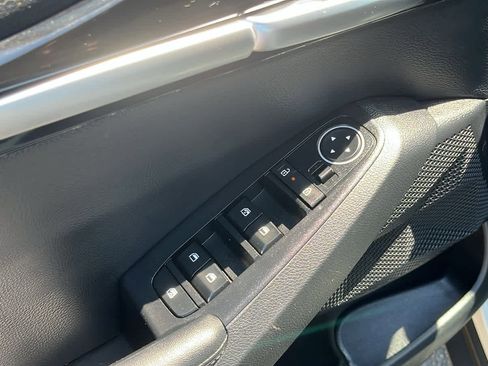 Used 2025 Kia Seltos S AWD/4WD image 26