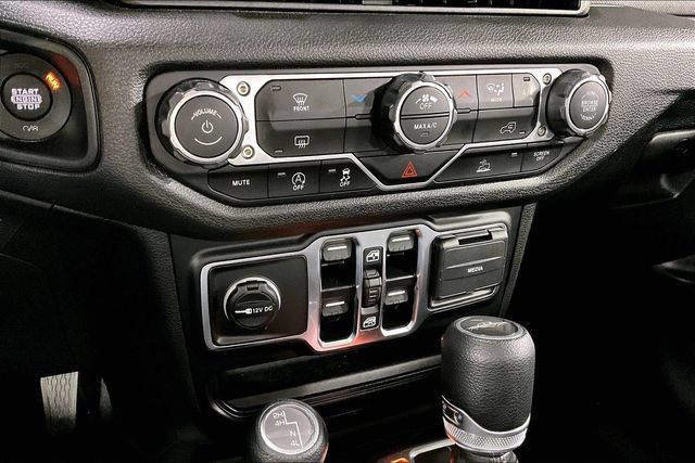 Used 2025 Jeep Gladiator Sport AWD/4WD image 16