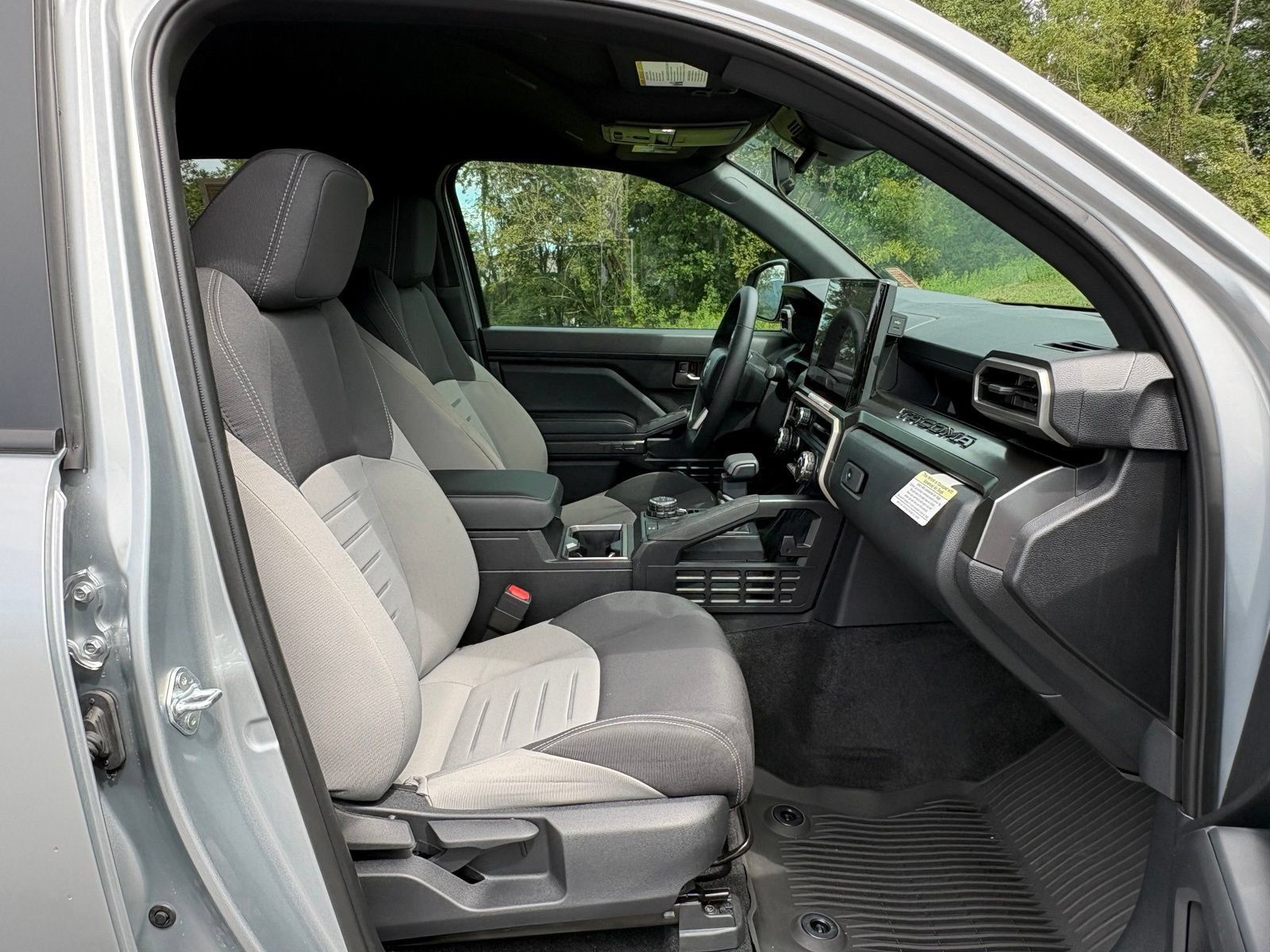 Used 2025 Toyota Tacoma TRD Off-Road AWD/4WD image 27