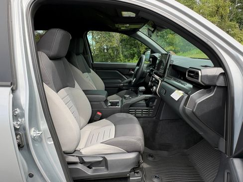 Used 2025 Toyota Tacoma TRD Off-Road AWD/4WD image 27