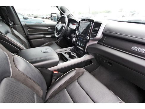 Used 2024 RAM 1500 Laramie AWD/4WD image 29