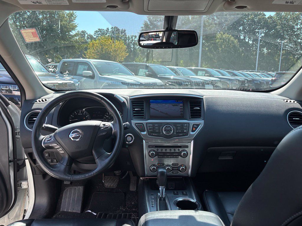 Used 2018 Nissan Pathfinder SL AWD/4WD image 10