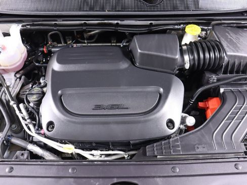 Used 2024 Chrysler Pacifica Touring-L FWD image 45
