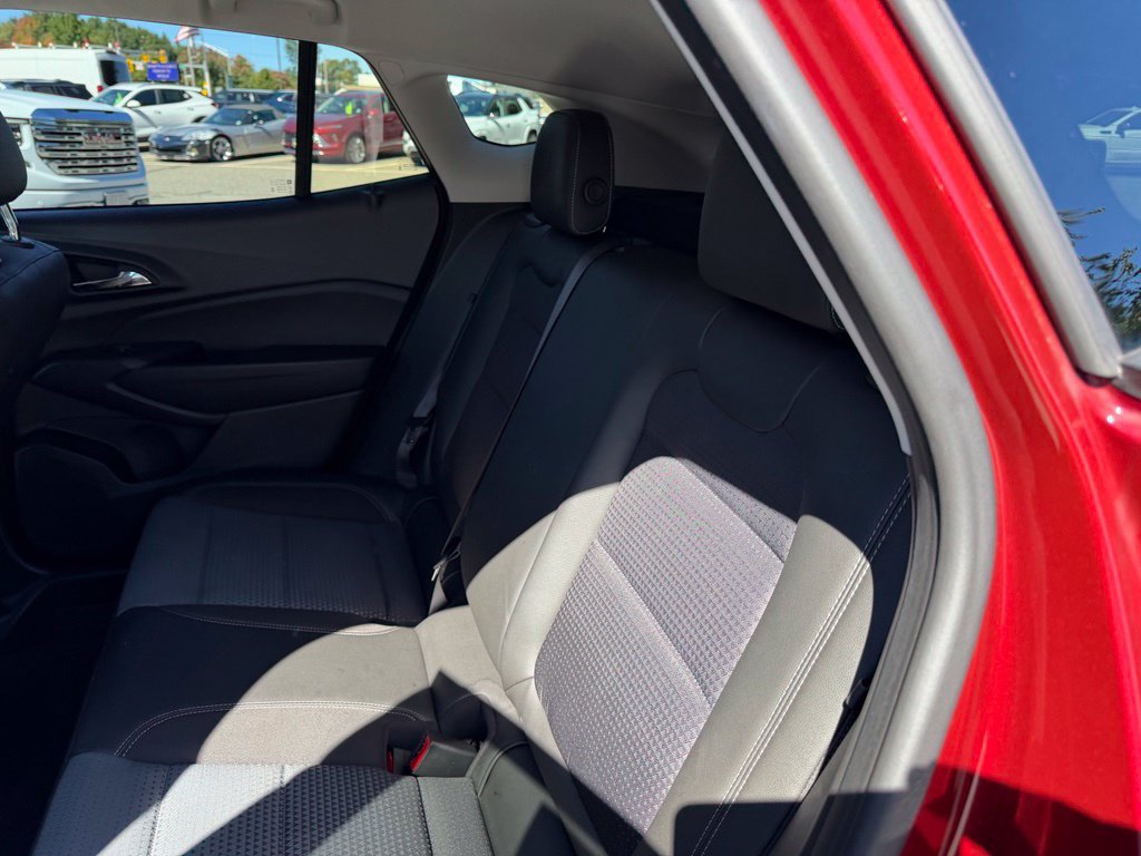 Certified 2025 Chevrolet Trax LT FWD image 10