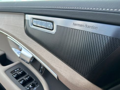 New 2026 Volvo XC90 B5 Plus image 19