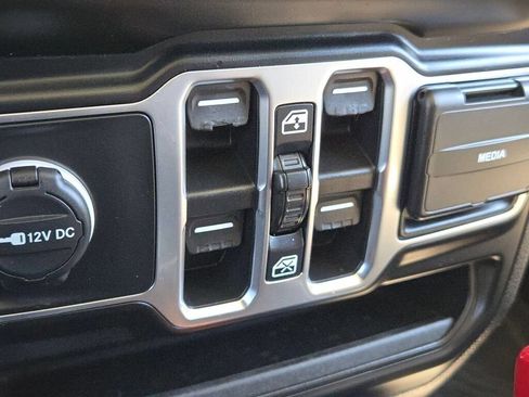Used 2021 Jeep Wrangler Unlimited Sport AWD/4WD image 33