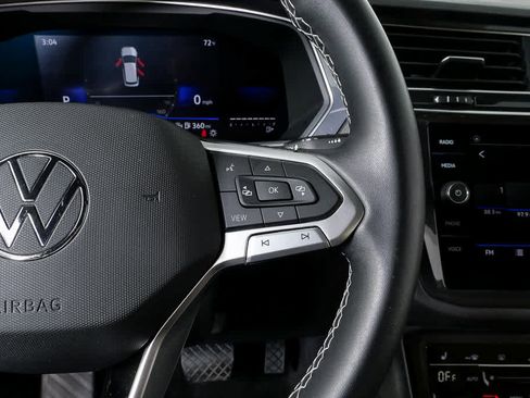 Certified 2023 Volkswagen Tiguan SE FWD image 14