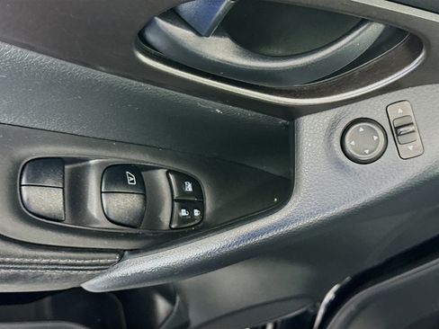 Used 2021 Nissan Rogue Sport S FWD image 23