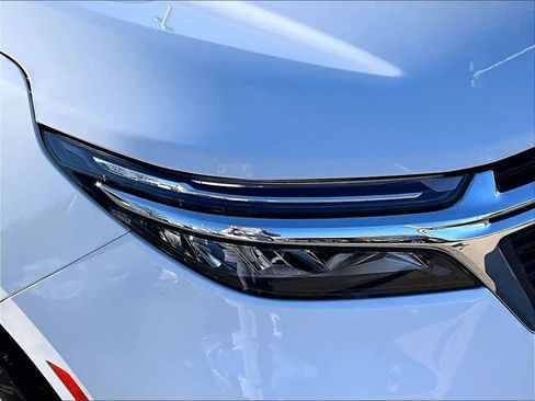 Used 2023 Chevrolet Equinox LT AWD/4WD image 29