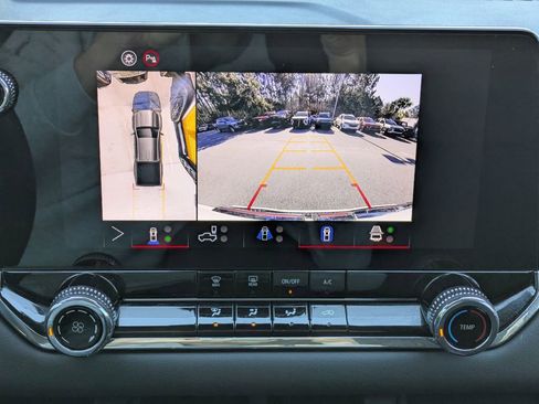 Certified 2025 GMC Canyon Elevation w/ Technology Package image 19