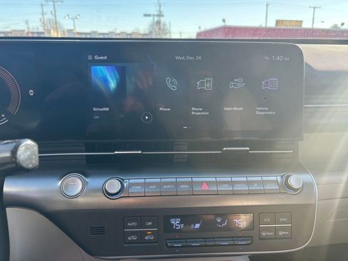 Used 2025 Hyundai Kona SEL image 21