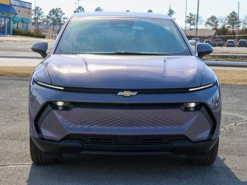 New 2026 Chevrolet Equinox EV LT image 2