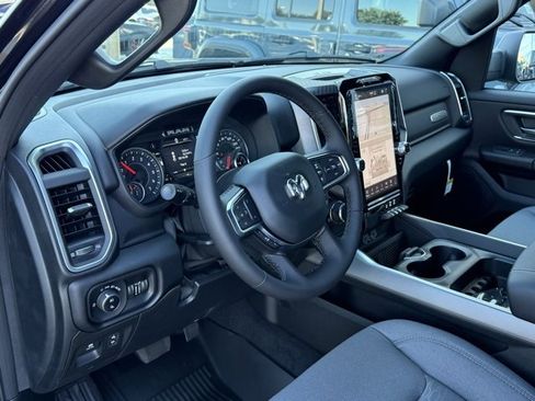 New 2026 RAM 1500 4x4 Crew Cab image 15
