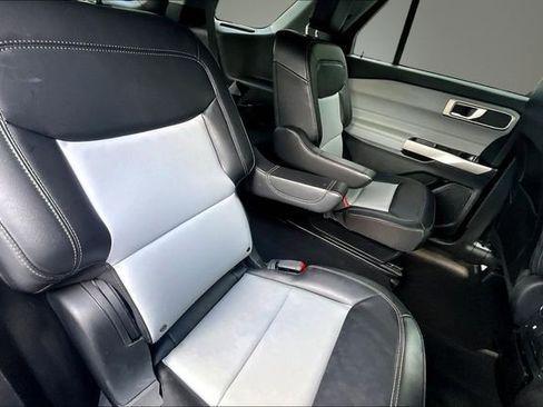 Used 2023 Ford Explorer XLT w/ Equipment Group 202A AWD/4WD image 25