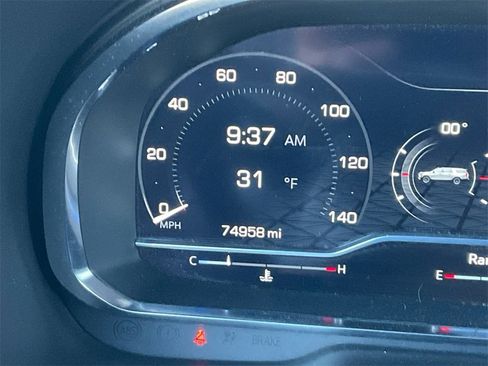 Used 2023 GMC Yukon XL SLT image 20