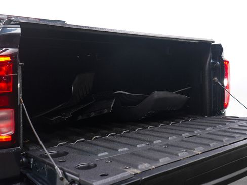 Used 2021 GMC Sierra 1500 SLE image 17