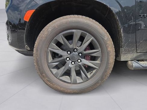 Used 2021 Chevrolet Tahoe Z71 w/ Luxury Package AWD/4WD image 9