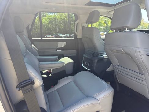 Certified 2025 Ford Expedition Active AWD/4WD image 11