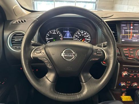 Used 2018 Nissan Pathfinder Platinum w/ Cargo Package AWD/4WD image 25