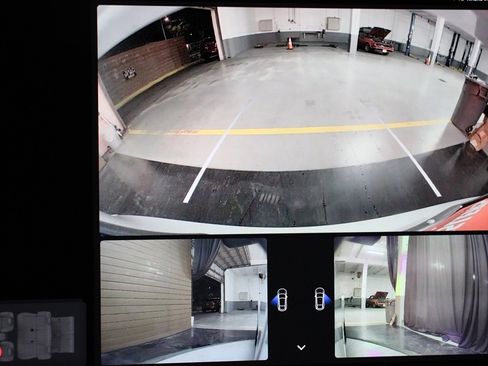 Used 2022 Tesla Model Y Long Range image 25