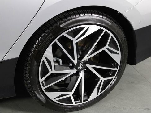 Certified 2025 Hyundai Ioniq 6 Limited image 11