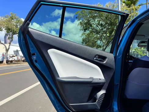 Used 2017 Toyota Prius Prime Premium image 15