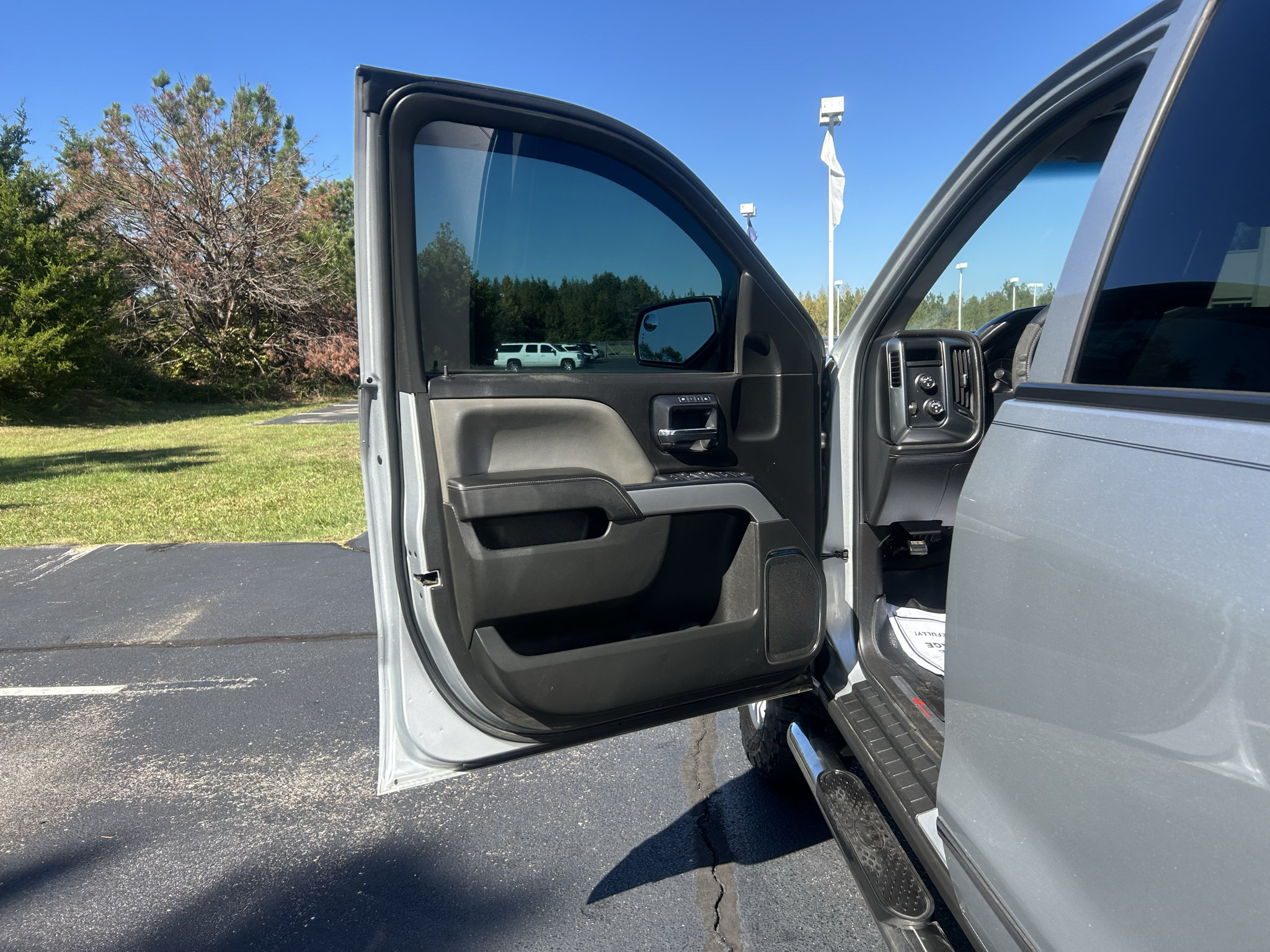 Used 2014 Chevrolet Silverado 1500 LTZ Z71 AWD/4WD image 16