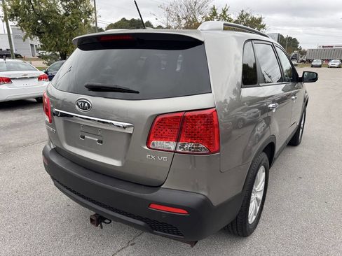 Used 2011 Kia Sorento EX image 6