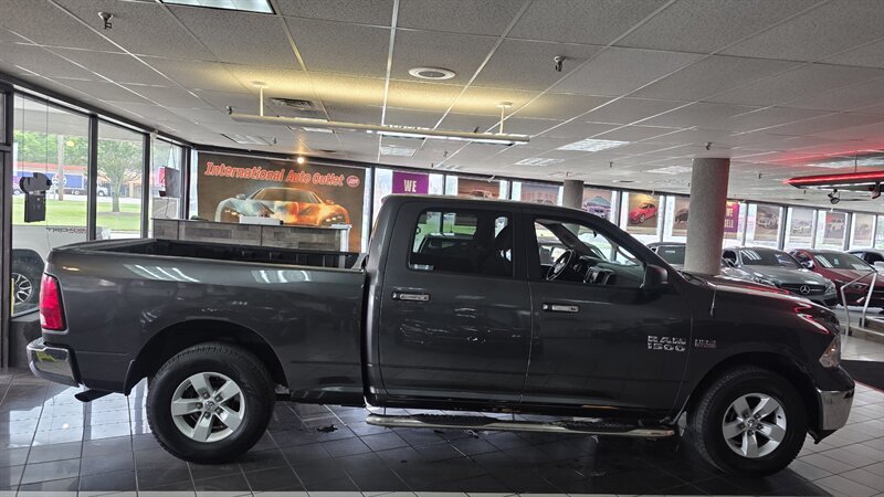 Used 2017 RAM 1500 Classic SLT AWD/4WD image 5