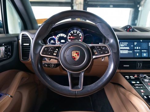 Certified 2019 Porsche Cayenne AWD/4WD image 32