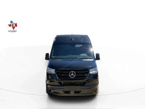 Used 2023 Mercedes-Benz Sprinter 3500 image 7
